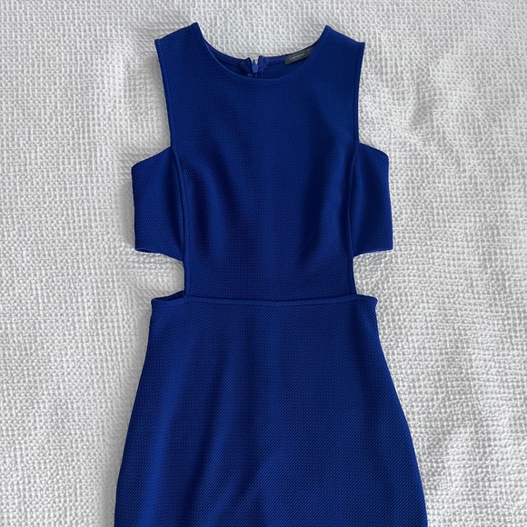 Dress - Picture 1 of 2